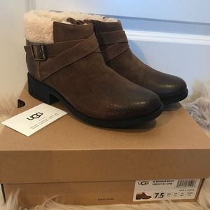 UGG NIB Benson Weather Proof Ankle Boots Brown 7.5